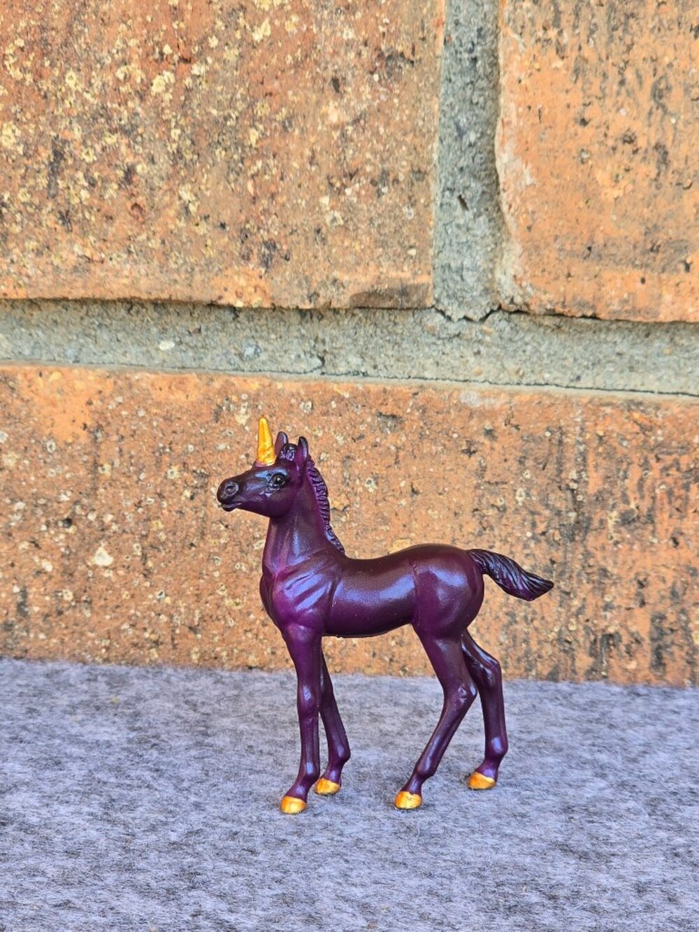 Breyer Stablemate Standing Foal "Glamour" 6937-Sparkling Splendor Unicorn-INV518